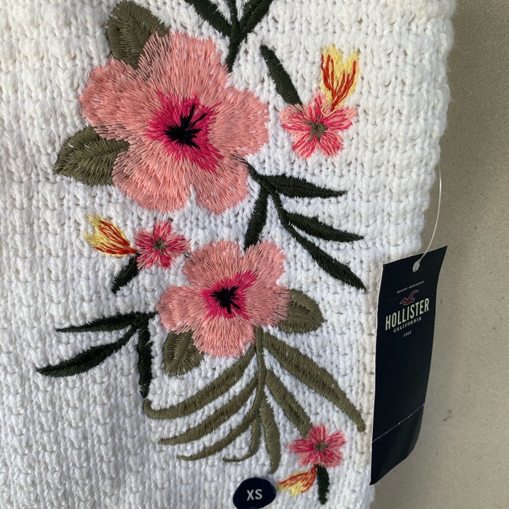 Hollister Crochet Embroidered Top - Picture 8 of 8